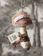 Laden Sie das Bild in den Galerie-Viewer, Spun Cotton Ornament Pink Mushroom "Valentine's Day"