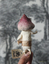 Laden Sie das Bild in den Galerie-Viewer, Spun Cotton Ornament Red Chubby Mushroom with Cake