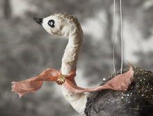Laden Sie das Bild in den Galerie-Viewer, Spun Cotton Ornament Ostrich