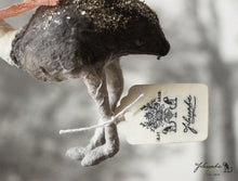 Laden Sie das Bild in den Galerie-Viewer, Spun Cotton Ornament Ostrich