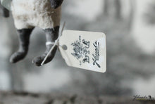 Laden Sie das Bild in den Galerie-Viewer, Spun Cotton Ornament Panda Bear