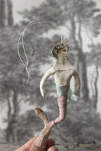Laden Sie das Bild in den Galerie-Viewer, Spun Cotton Ornament Pink Mermaid