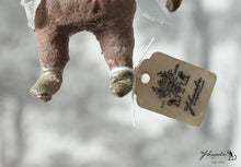 Laden Sie das Bild in den Galerie-Viewer, Spun Cotton Ornament Teddy Bear with Crown