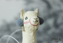 Laden Sie das Bild in den Galerie-Viewer, White Llama Spun Cotton Figurine
