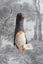 Laden Sie das Bild in den Galerie-Viewer, Spun Cotton Christmas Ornament Pinguin