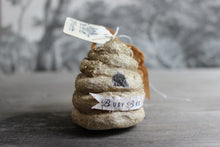 Laden Sie das Bild in den Galerie-Viewer, Spun Cotton Christmas Ornament Beehive