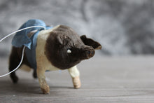 Laden Sie das Bild in den Galerie-Viewer, Spun Cotton Christmas Ornament Piglet with Blue Ribbon