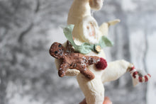 Laden Sie das Bild in den Galerie-Viewer, Christmas Elf with Gingerbread Man