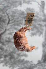 Laden Sie das Bild in den Galerie-Viewer, Spun Cotton Christmas Ornament Croissant with Transparent Glitter