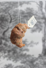 Laden Sie das Bild in den Galerie-Viewer, Spun Cotton Christmas Ornament Croissant with Gold Glitter