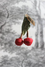 Laden Sie das Bild in den Galerie-Viewer, Spun Cotton Christmas Ornament Cherries