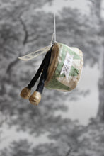 Laden Sie das Bild in den Galerie-Viewer, Spun Cotton Winter Ornament Christmas Drum &quot;Hope&quot;