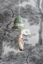 Laden Sie das Bild in den Galerie-Viewer, Spun Cotton Ornament Green Mushroom &quot;Souvenir&quot;