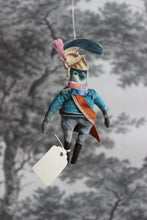 Laden Sie das Bild in den Galerie-Viewer, Spun Cotton Ornament Songbird Sparrow