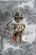 Laden Sie das Bild in den Galerie-Viewer, Spun Cotton Ornament Fox &quot;Schlaufuchs&quot;