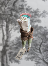 Laden Sie das Bild in den Galerie-Viewer, Spun Cotton Christmas Ornament Songbird Robin Gentleman with Flowers