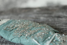 Laden Sie das Bild in den Galerie-Viewer, Fish with Glitter Spun Cotton Figurine