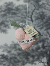 Laden Sie das Bild in den Galerie-Viewer, Spun Cotton Ornament Heart with Fabric Backing &quot;Thank You&quot;