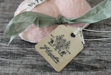 Laden Sie das Bild in den Galerie-Viewer, Spun Cotton Ornament Heart with Fabric Backing &quot;Thank You&quot;