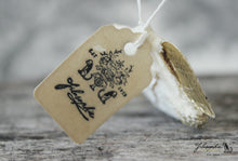 Laden Sie das Bild in den Galerie-Viewer, Spun Cotton Ornament Winged Love Letter &quot;Liebe&quot;