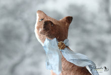 Laden Sie das Bild in den Galerie-Viewer, Spun Cotton Standing Figurine Sitting Curious Fox (small)