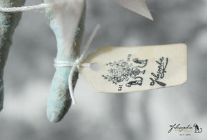 Spun Cotton Ornament Cat with Pink Fish Pull Toy