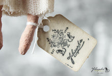Laden Sie das Bild in den Galerie-Viewer, Spun Cotton Ornament Cockatoo Girl with Pelican Pull Toy