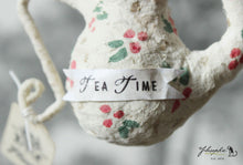Laden Sie das Bild in den Galerie-Viewer, Spun Cotton Ornament Teapot &quot;Teatime&quot;