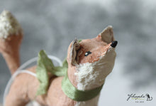 Laden Sie das Bild in den Galerie-Viewer, Spun Cotton Ornament Curious Fox