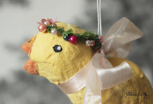 Laden Sie das Bild in den Galerie-Viewer, Spun Cotton Ornament Easter Chick with Flower Crown