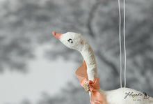 Laden Sie das Bild in den Galerie-Viewer, Spun Cotton Ornament Goose with Peach Ribbon