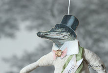 Laden Sie das Bild in den Galerie-Viewer, Spun Cotton Ornament Handsome Crocodile