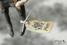 Laden Sie das Bild in den Galerie-Viewer, Spun Cotton Ornament Hunting Dog