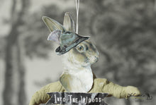 Laden Sie das Bild in den Galerie-Viewer, Spun Cotton Ornament Hunting Hare