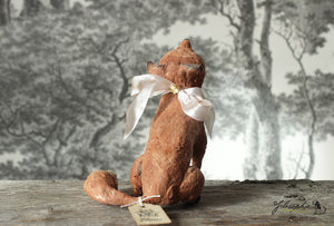 Spun Cotton Standing Figurine Sitting Pointing Fox (large)