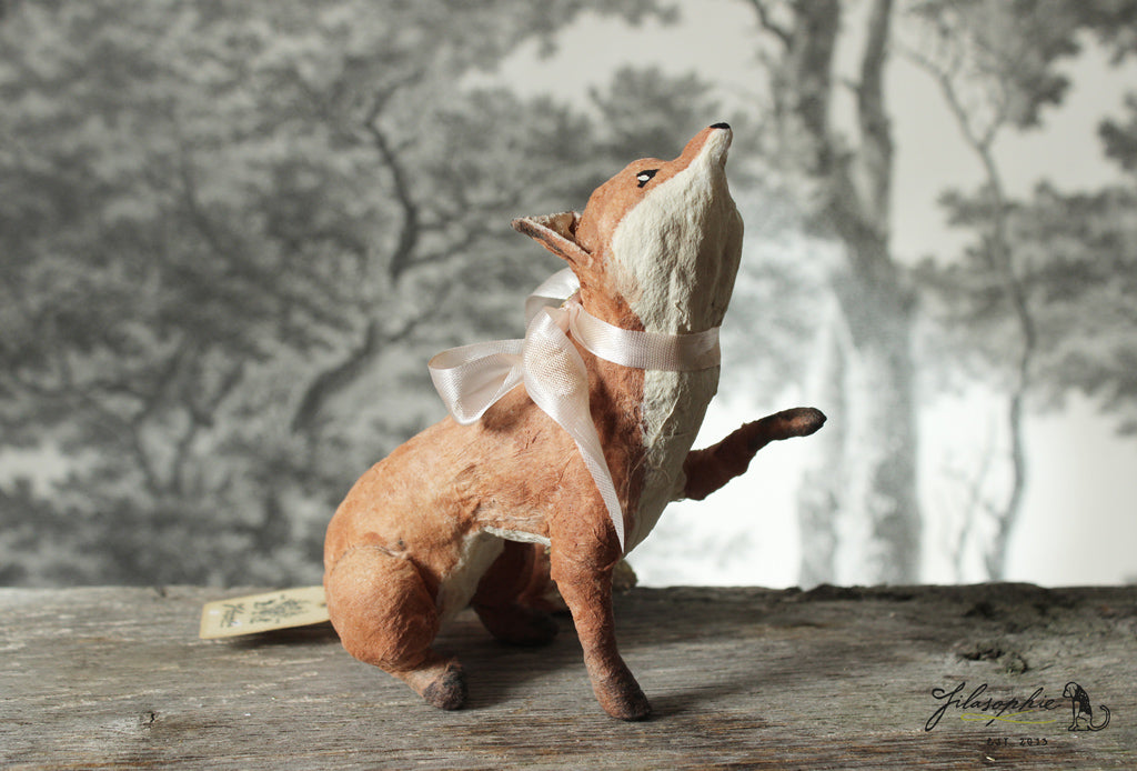 Spun Cotton Standing Figurine Sitting Pointing Fox (large)