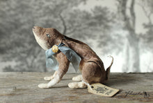 Laden Sie das Bild in den Galerie-Viewer, Spun Cotton Standing Figurine Sitting Hare (large)