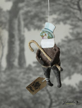 Laden Sie das Bild in den Galerie-Viewer, Spun Cotton Ornament Songbird Robin Gentleman with Cane