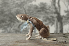 Laden Sie das Bild in den Galerie-Viewer, Spun Cotton Standing Figurine Sitting Hare (small)