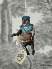 Laden Sie das Bild in den Galerie-Viewer, Spun Cotton Ornament Songbird Sailor