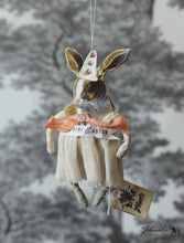 Laden Sie das Bild in den Galerie-Viewer, Spun Cotton Ornament Brown Rabbit Girl with Partyhat