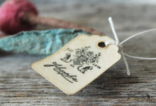 Laden Sie das Bild in den Galerie-Viewer, Spun Cotton Ornament Cherry