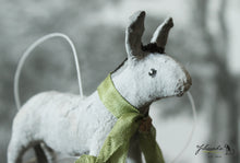 Laden Sie das Bild in den Galerie-Viewer, Spun Cotton Ornament Donkey