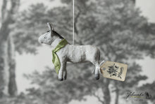 Laden Sie das Bild in den Galerie-Viewer, Spun Cotton Ornament Donkey