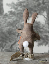 Laden Sie das Bild in den Galerie-Viewer, Standing Bunny with Mint Egg