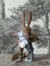 Laden Sie das Bild in den Galerie-Viewer, Standing Bunny with Green Egg