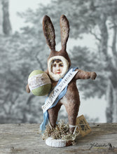 Laden Sie das Bild in den Galerie-Viewer, Standing Bunny with Green Egg