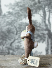 Laden Sie das Bild in den Galerie-Viewer, Standing Bunny with Green Egg