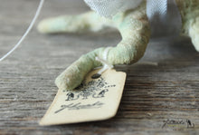 Laden Sie das Bild in den Galerie-Viewer, Spun Cotton Ornament Mini Frog with Blue Ribbon