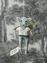 Laden Sie das Bild in den Galerie-Viewer, Spun Cotton Ornament Lamb with Bell